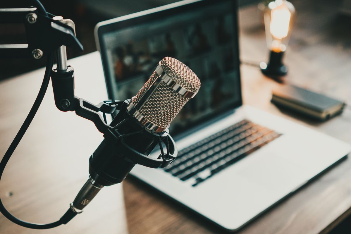 Top Podcasts for Entrepreneurs: Unlock Essential Business Lessons | The Business Tycoon