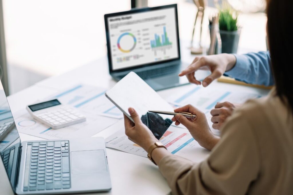 Reinventing Work: The Future of Digital Workplace Solutions in a Hybrid Era | The Business Tycoon