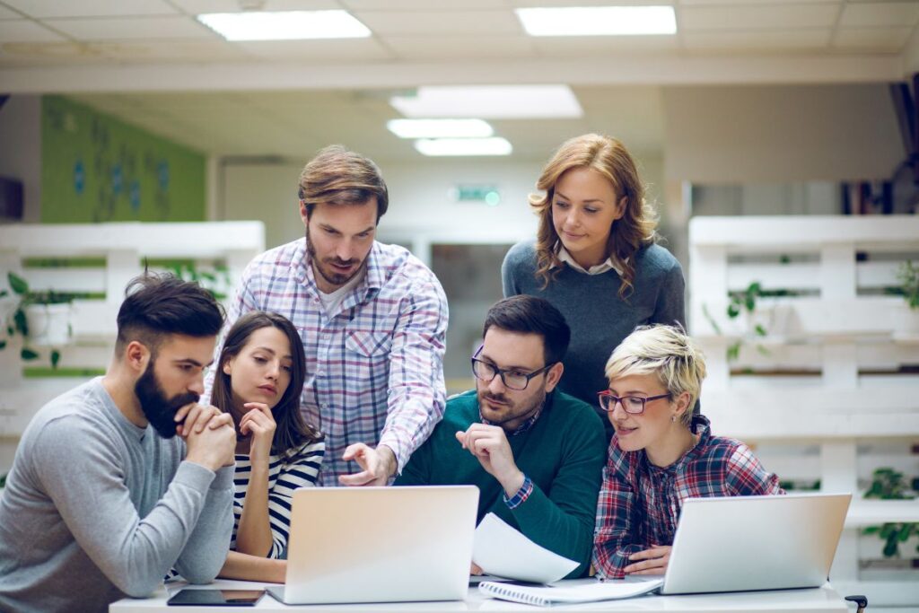 The New Office is Online: Top Remote Team Management Software | The Business Tycoon