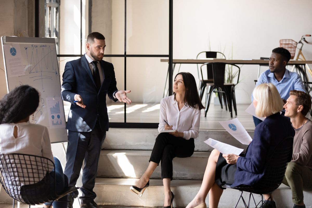 The Future of Executive Coaching in the Digital Age: Innovation, Accessibility, and Human Connection