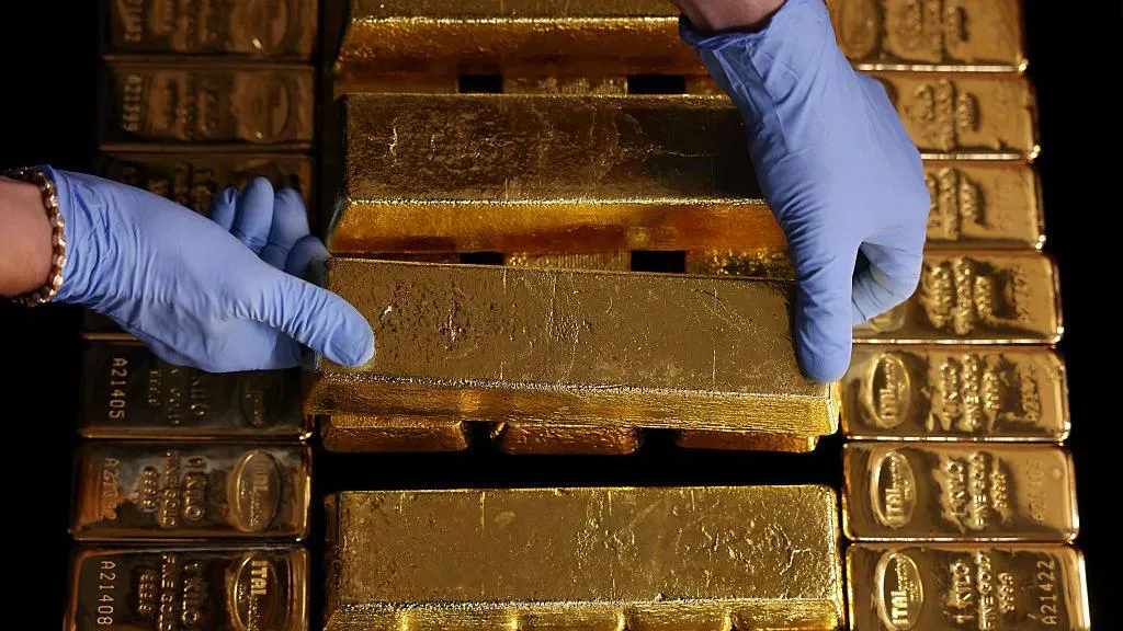 Gold Prices Soars Above $4,000 an Ounce as Global Uncertainty | The Business Tycoon