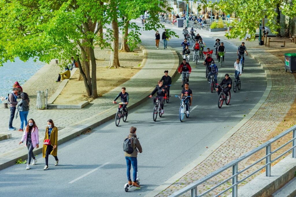 The ‘Micro-City’ Revolution: How 15-Minute Communities Are Changing Urban Living | The Business Tycoon